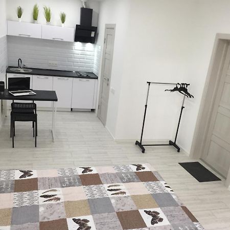 Small Underground Apartment At The Center 赫尔松 外观 照片