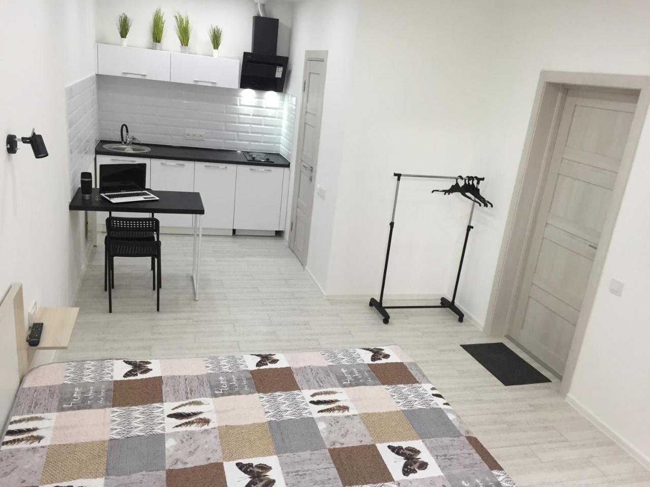 Small Underground Apartment At The Center 赫尔松 外观 照片
